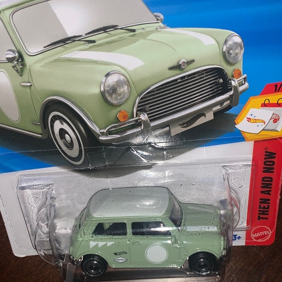 NEW- HOTWHEELS High-Tail Chaser and Austin Mini Cooper S Set - Picture 10 of 12